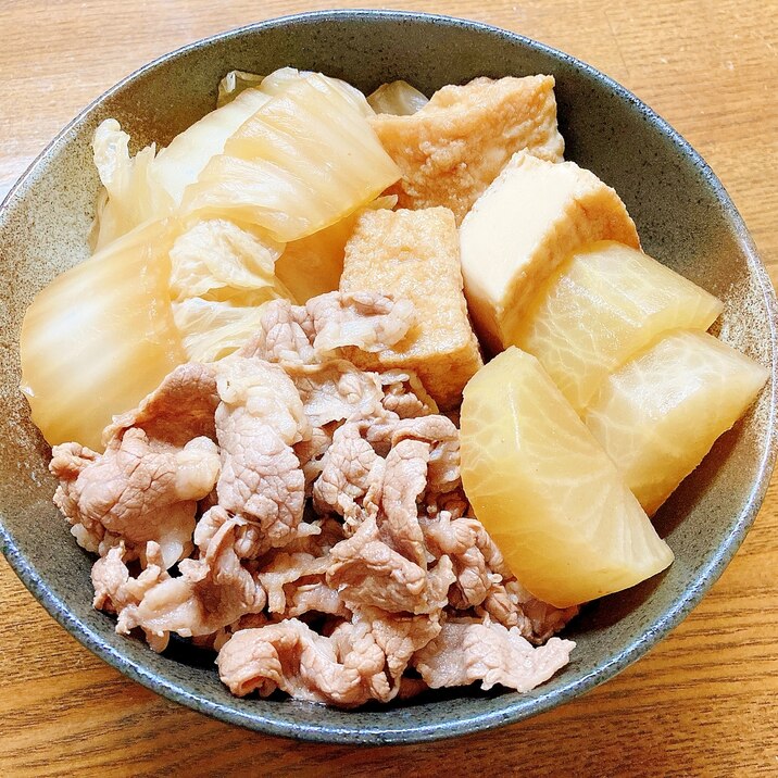 大根と厚揚げと白菜と牛肉の煮物